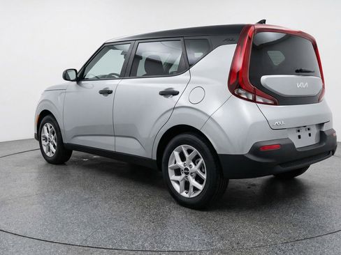 Used 2025 Kia Soul LX w/ LX Technology Package image 6