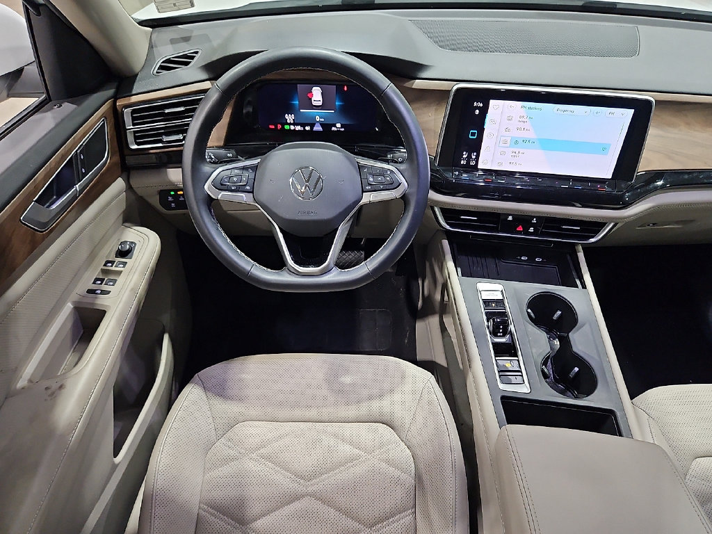 Certified 2025 Volkswagen Atlas SE AWD/4WD image 10