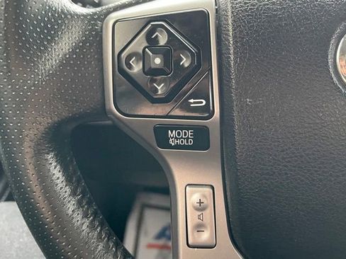 Used 2018 Toyota 4Runner SR5 Premium image 8