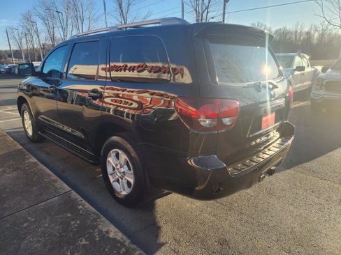 Used 2020 Toyota Sequoia SR5 image 3