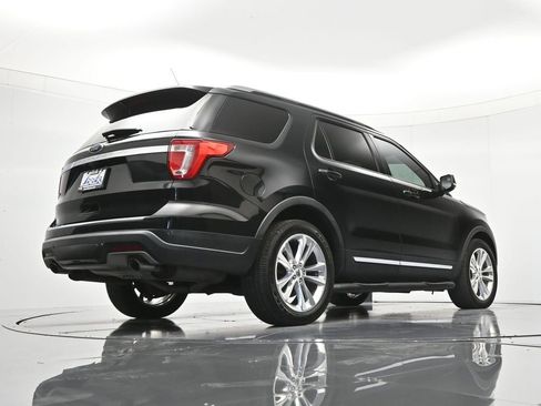 Used 2018 Ford Explorer XLT w/ Equipment Group 202A FWD image 41