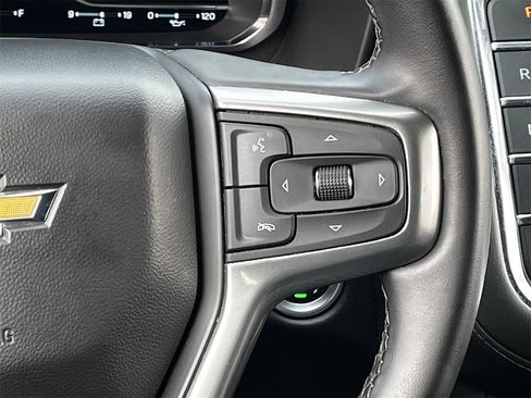 Used 2024 Chevrolet Suburban LT image 13