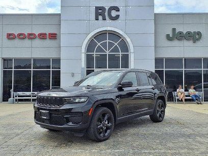 Used 2023 Jeep Grand Cherokee Altitude