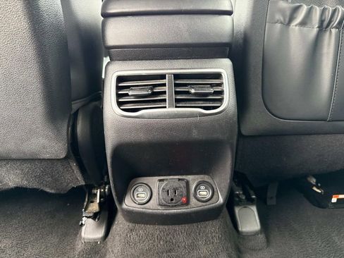 Used 2023 Hyundai Santa Fe Limited image 12