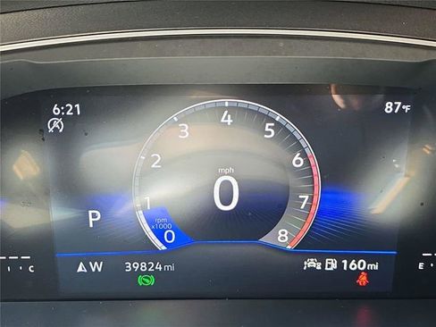 Used 2024 Volkswagen Tiguan SE R-Line image 25