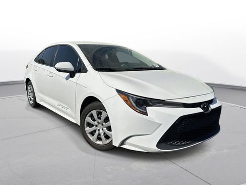 Certified 2022 Toyota Corolla LE image 4