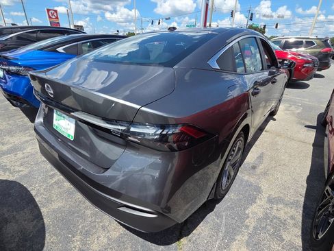 New 2027 Nissan Sentra S w/ Floor Mat Package FWD image 10