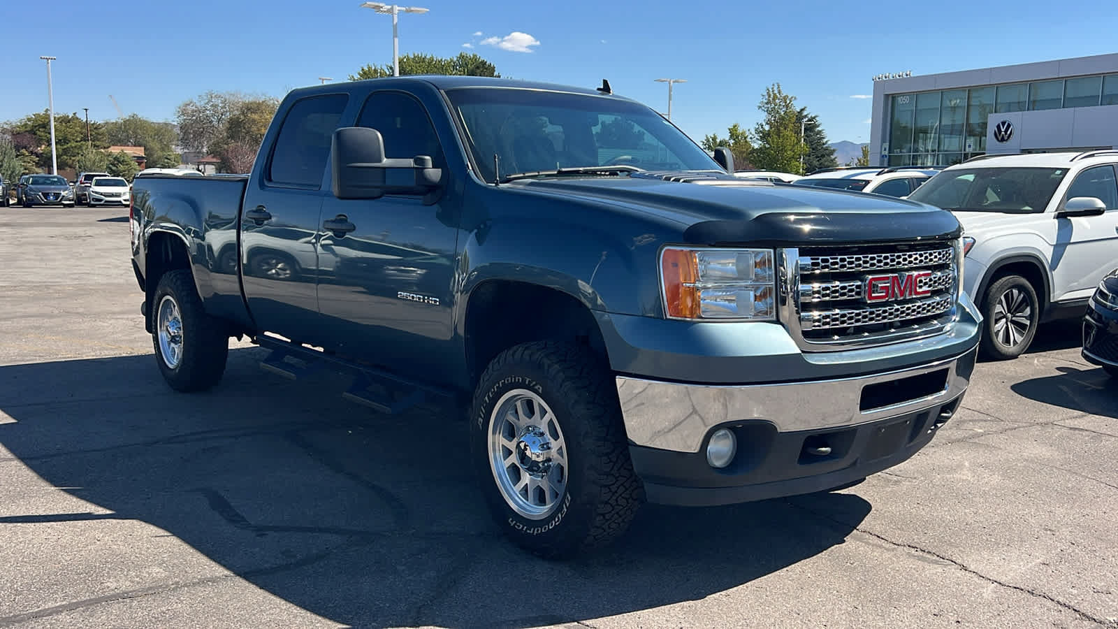 Used 2014 GMC Sierra 2500 SLE w/ SLE Preferred Package AWD/4WD image 3