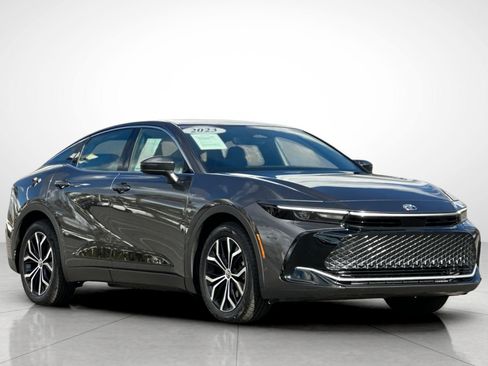 Used 2023 Toyota Crown XLE image 18