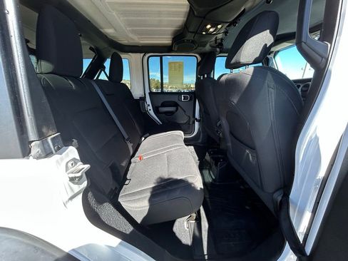 Used 2019 Jeep Wrangler Unlimited Sport S image 31