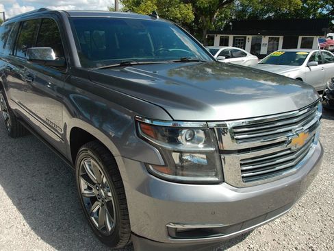 Used 2018 Chevrolet Suburban Premier RWD image 3