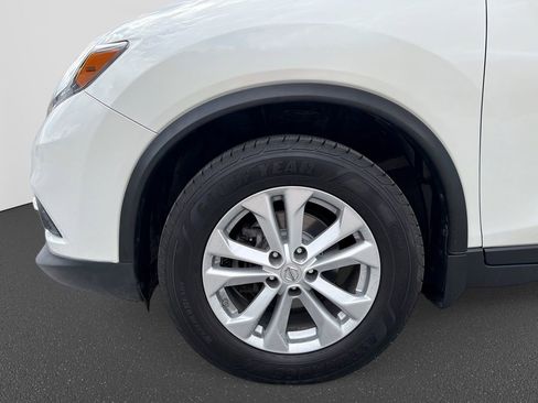 Used 2015 Nissan Rogue SV w/ SV Premium Package image 14