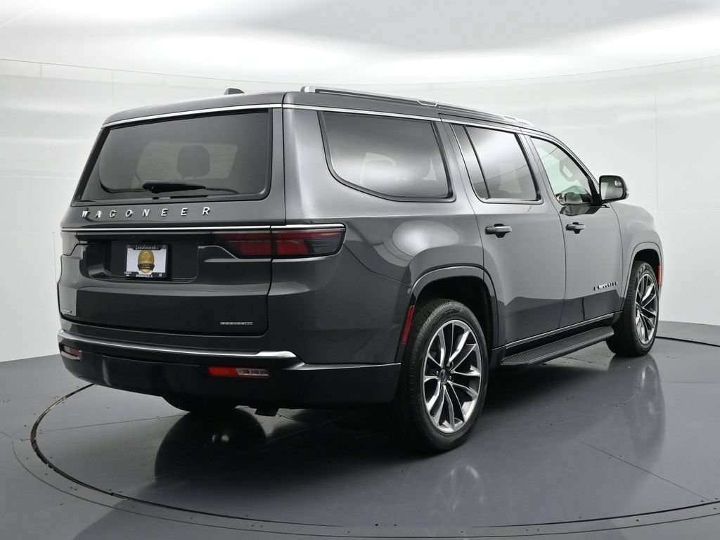 Used 2023 Jeep Wagoneer Series II w/ Premium Group I AWD/4WD image 6