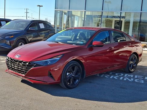 Certified 2023 Hyundai Elantra SEL image 3