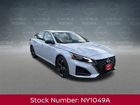 New 2025 Nissan Altima 2.5 SR w/ SR Premium Package image 9
