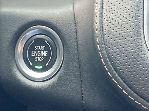 Used 2021 Chevrolet Tahoe Premier w/ Premium Package image 13