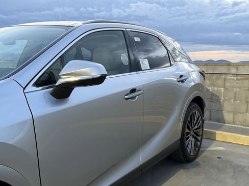 New 2026 Lexus RX 450h AWD image 9