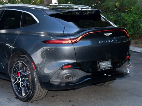 Used 2021 Aston Martin DBX image 24