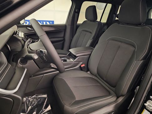 New 2025 Jeep Grand Cherokee Laredo X w/ Luxury Tech Group I image 13