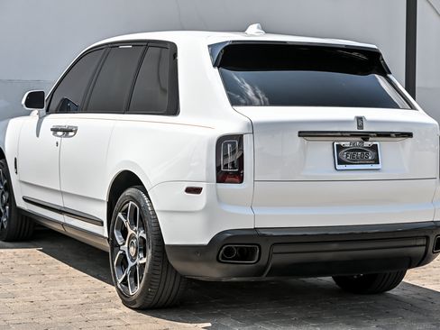 Used 2023 Rolls-Royce Cullinan Black Badge AWD/4WD image 11