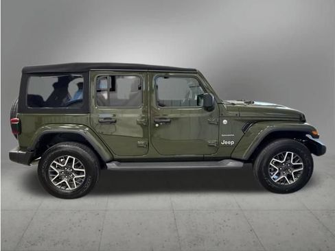 Used 2024 Jeep Wrangler Unlimited Sahara AWD/4WD image 6
