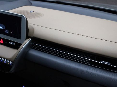 Used 2024 Hyundai Ioniq 5 Limited image 25