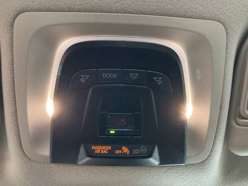 Used 2025 Toyota Corolla LE image 19