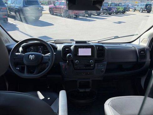 Used 2024 RAM ProMaster 2500 image 15
