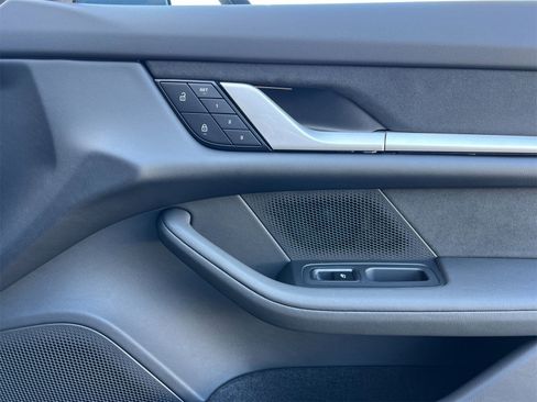 New 2025 Porsche Taycan Turbo GT image 18