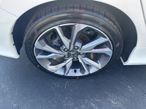 Used 2019 Honda Civic Touring image 23