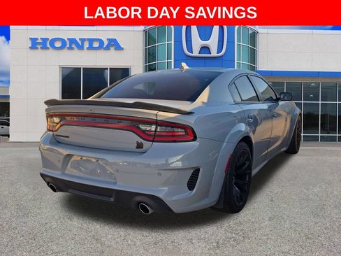 Used 2022 Dodge Charger Scat Pack RWD image 2