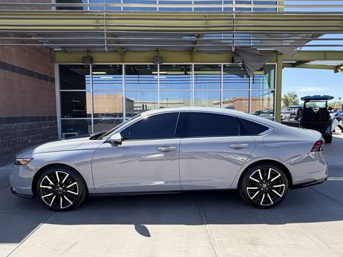 Used 2024 Honda Accord Touring image 7