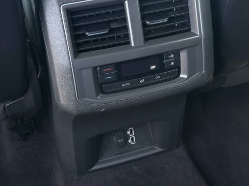 Used 2019 Volkswagen Atlas SE AWD/4WD image 32