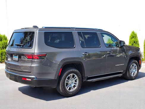 Used 2022 Jeep Wagoneer Series I image 2