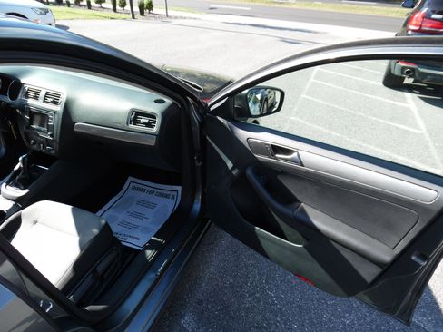 Used 2017 Volkswagen Jetta S image 20