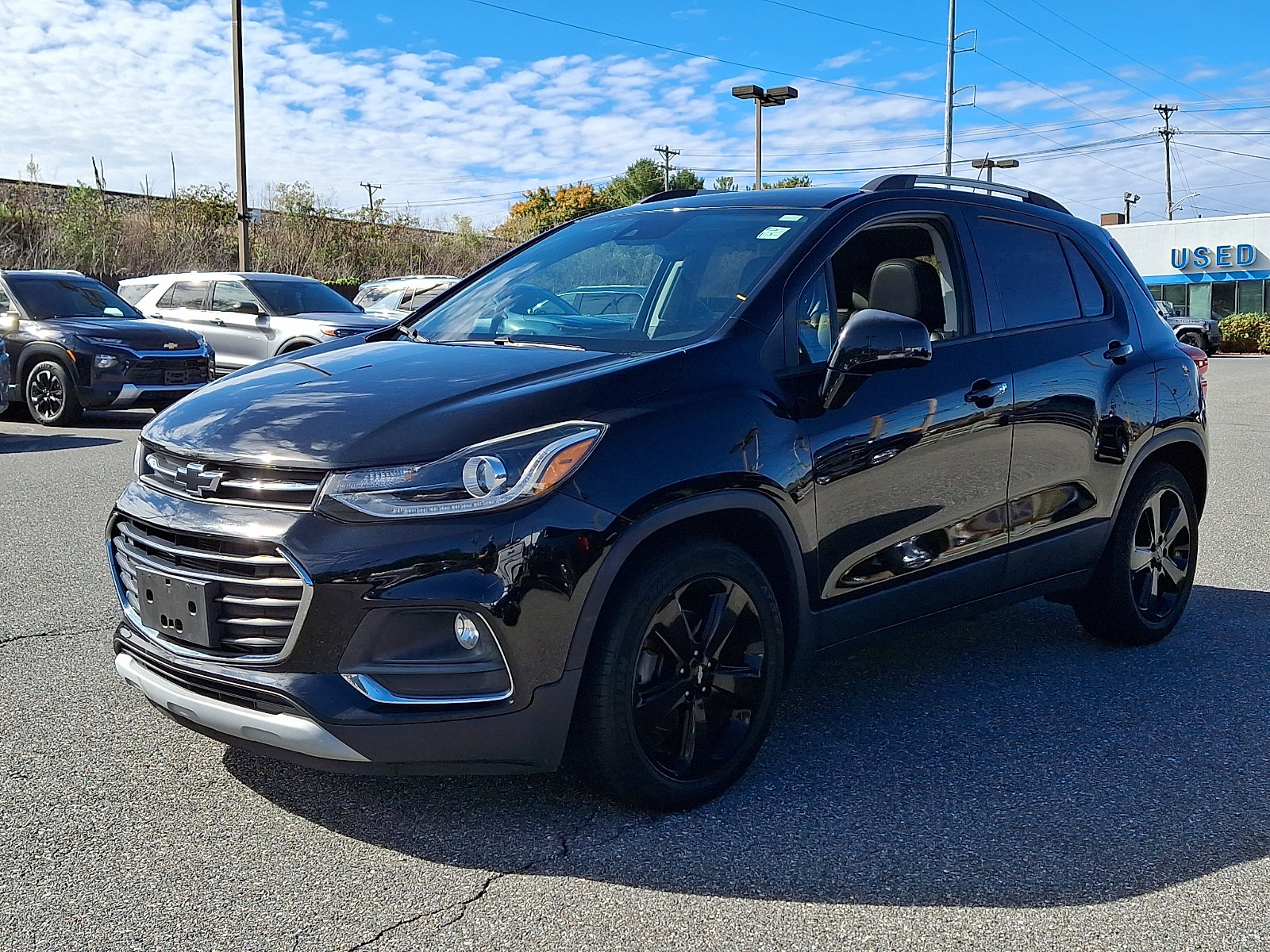 Used 2018 Chevrolet Trax Premier w/ Midnight Edition FWD image 3