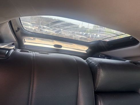 Used 2010 Honda Crosstour EX image 12