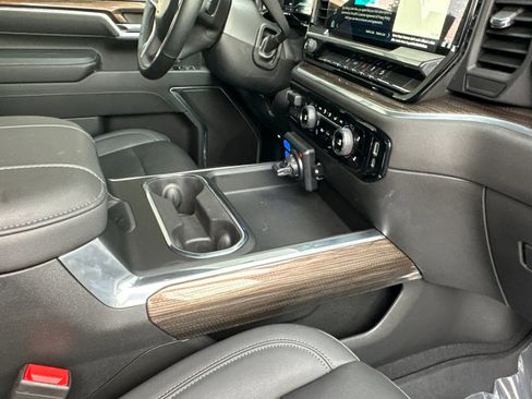 Used 2024 Chevrolet Silverado 2500 LT image 15