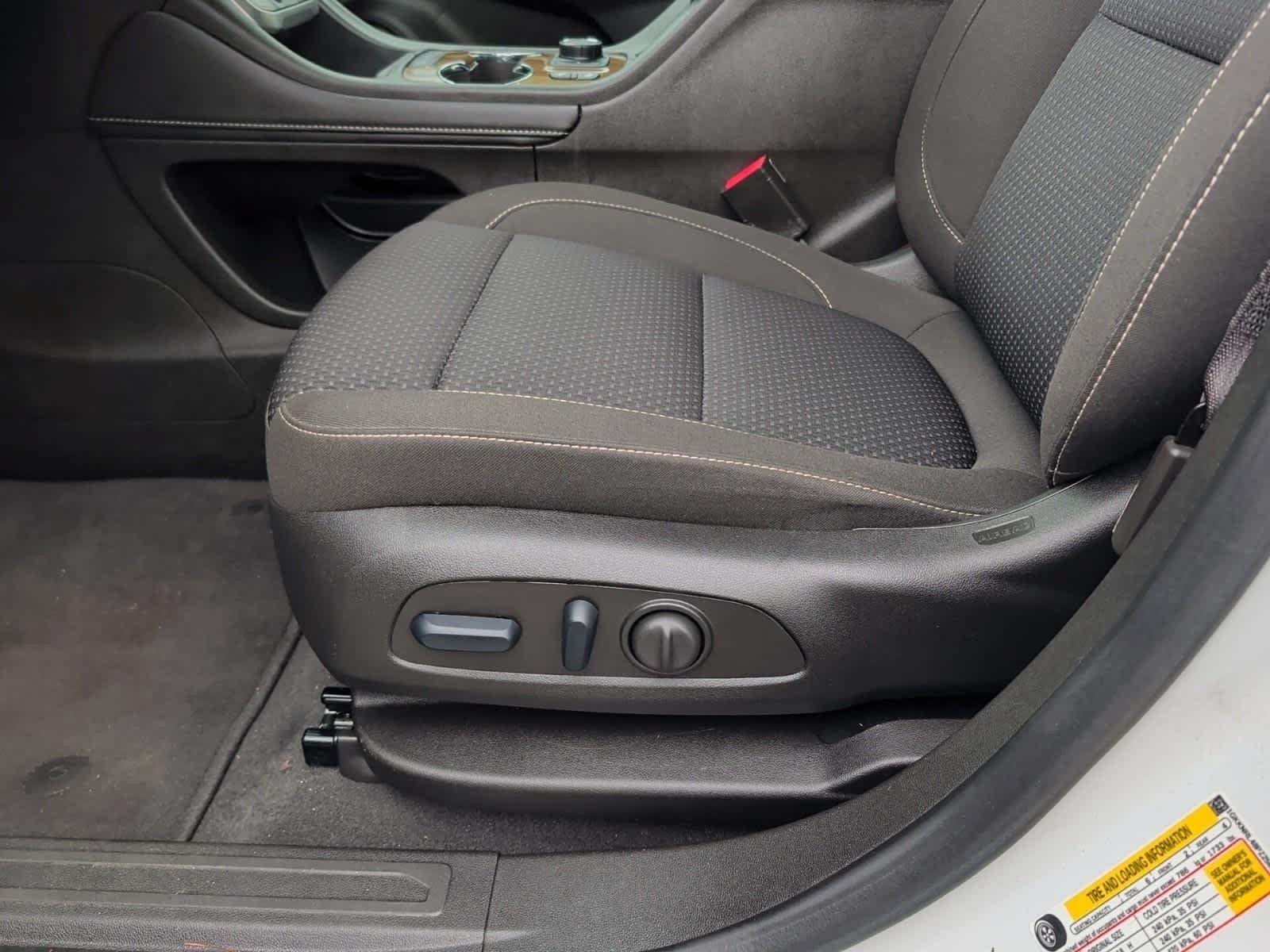 Used 2023 GMC Acadia SLE w/ Driver Convenience Package AWD/4WD image 14