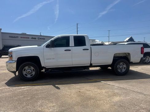 Used 2017 Chevrolet Silverado 2500 W/T RWD image 2