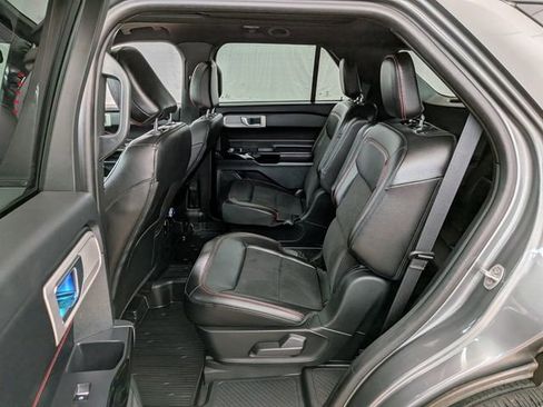 Certified 2024 Ford Explorer ST-Line w/ Class IV Trailer Tow Package image 18