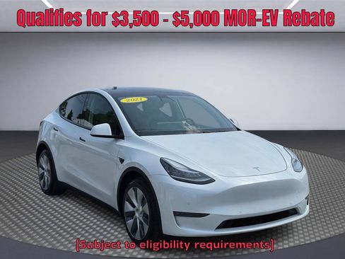 Used 2021 Tesla Model Y Long Range AWD/4WD image 1