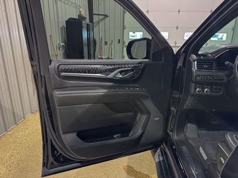 Used 2023 GMC Yukon Denali w/ Advanced Technology Package image 10