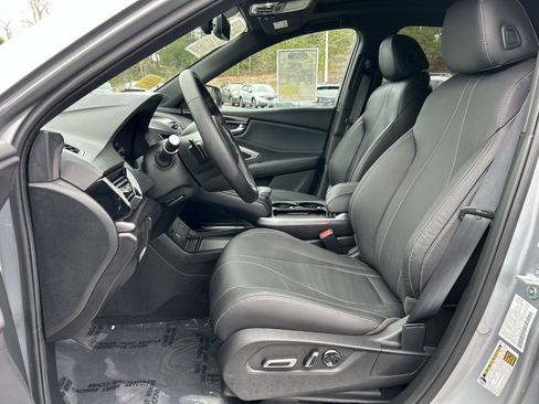 Used 2025 Acura RDX SH-AWD image 9