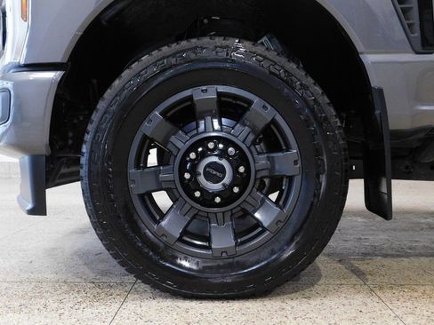 Used 2025 Ford F250 Platinum image 19