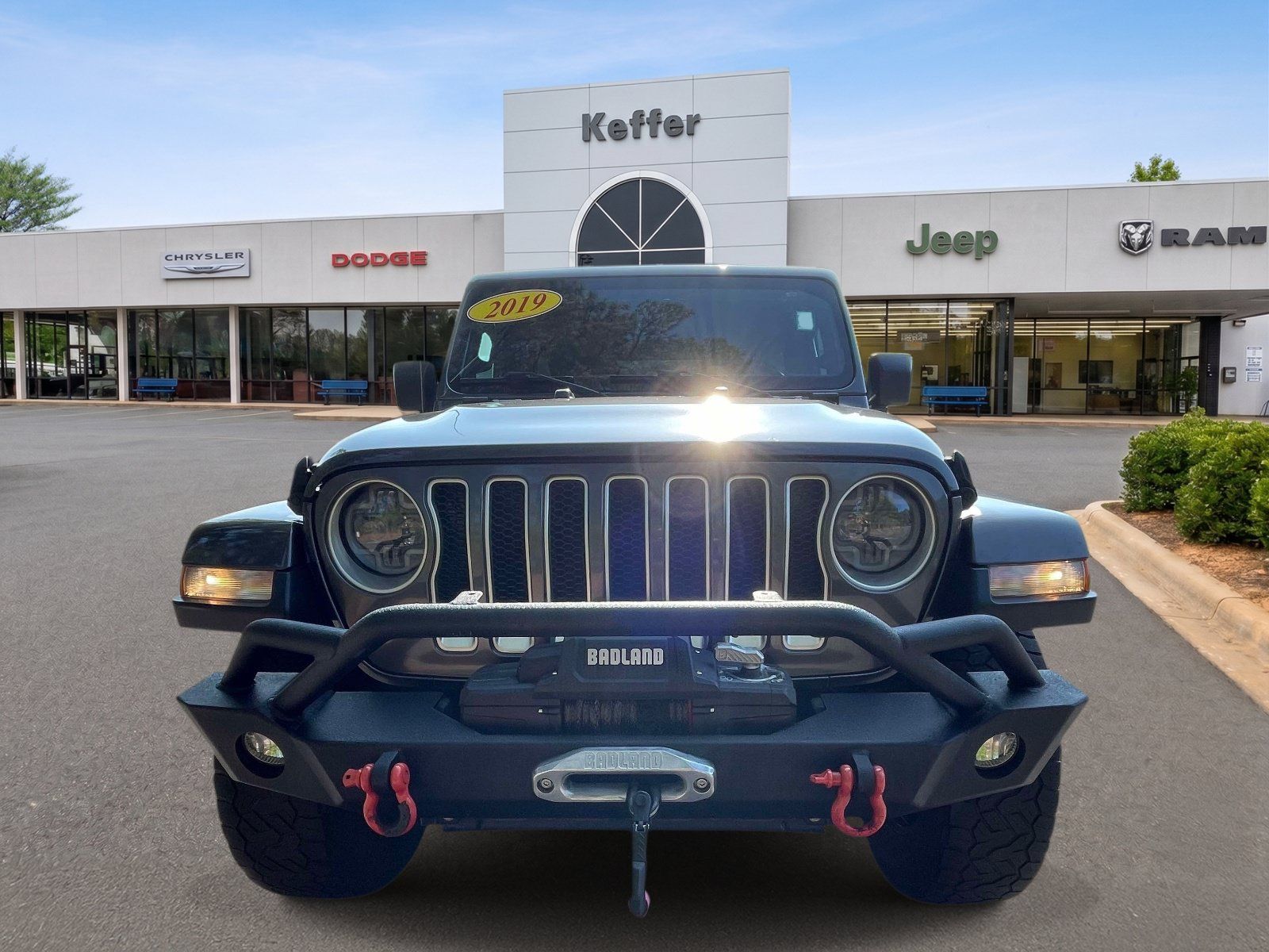 Used 2019 Jeep Wrangler Unlimited Sahara AWD/4WD image 2