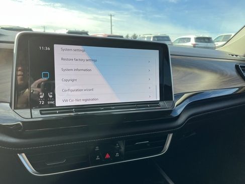 Used 2025 Volkswagen Atlas SE image 44