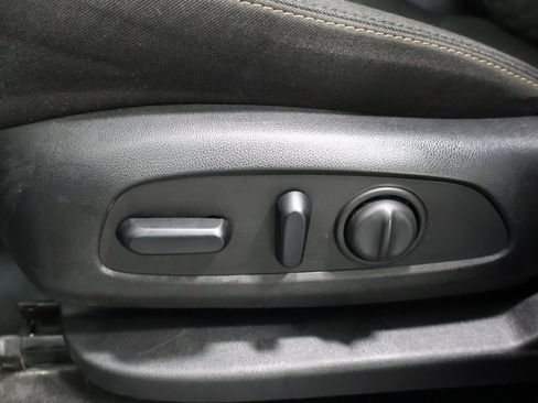 Used 2020 Chevrolet Equinox LT image 14