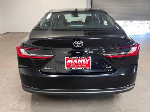 Used 2025 Toyota Camry LE FWD image 4
