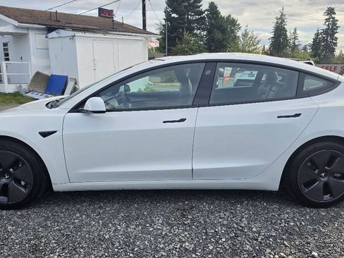Used 2023 Tesla Model 3 Standard Range RWD image 4
